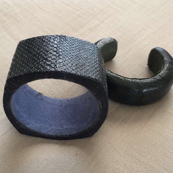 2 bracelets - Picture 4 of 6